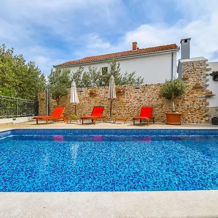 Alka Villa *