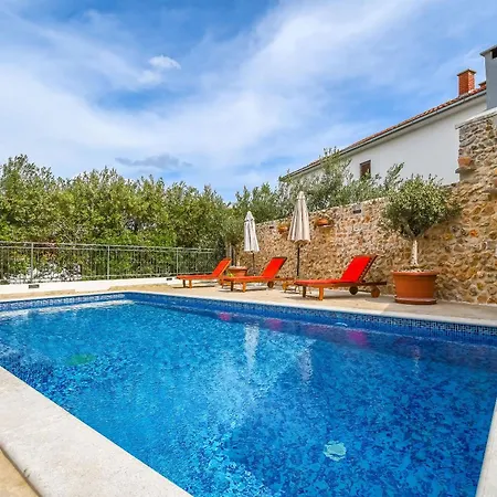 Villa Alka