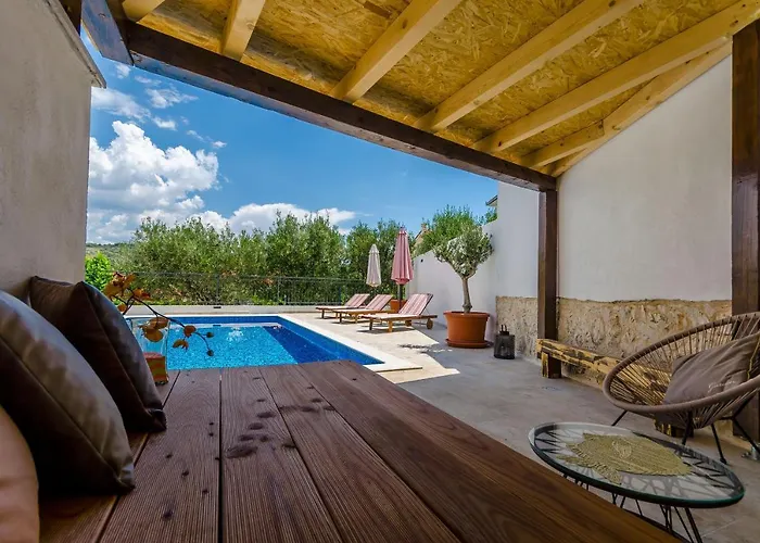 فيلة Alka تروغير