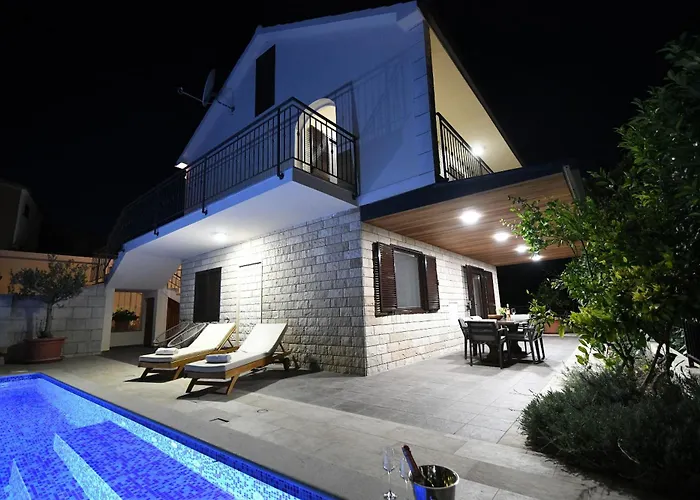 فيلة Alka تروغير