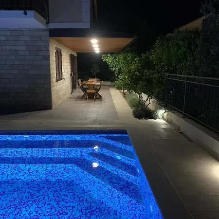 Alka Villa *
